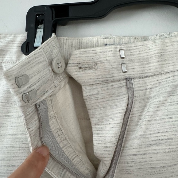 Gap tailored crop stretch trousers. Pictures show the subtle black lines. - Picture 6 of 9
